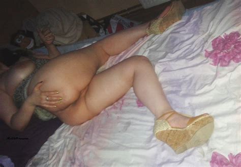 Wife Showing Off Sexy Outfit And Cameltoe Pussy Pics Xhamster