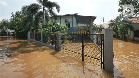 Tanggul Jebol Perumahan Bumi Nasio Indah Bekasi Terendam Banjir News