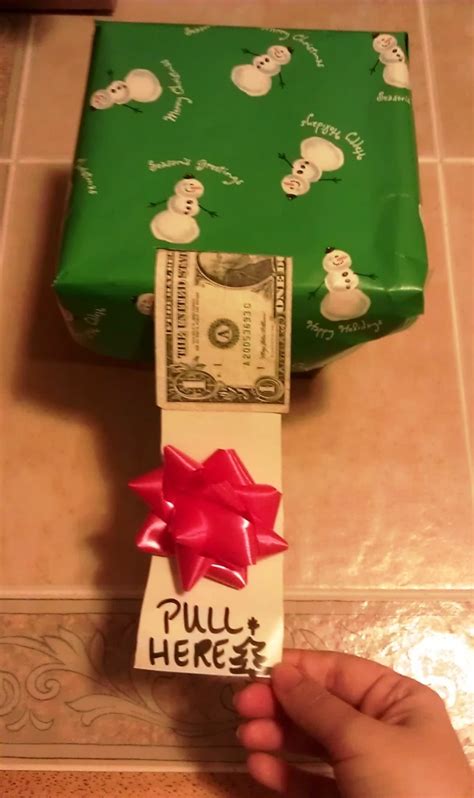 6 Creative Ways To Give Money For Christmas