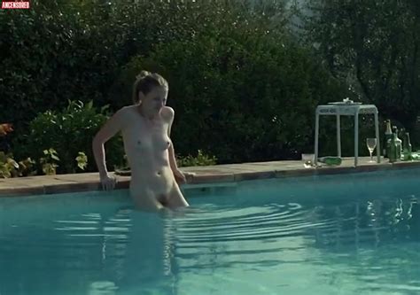 Naked Anne Ratte Polle In Halbschatten