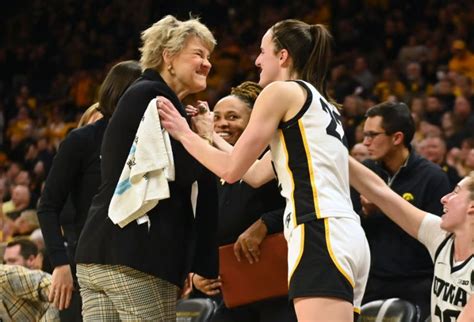 Hawkeyes Caitlin Clark Lisa Bluder Celebrate History Together