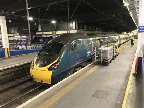 An Avanti West Coast Class 390 arriving at Preston : r/uktrains