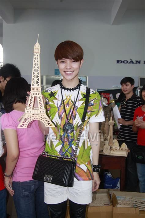 Hot boy Kelbin cũng náo nức đi garage sale