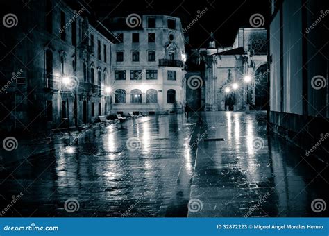 Oviedo at night stock image. Image of asturias, urban - 32872223