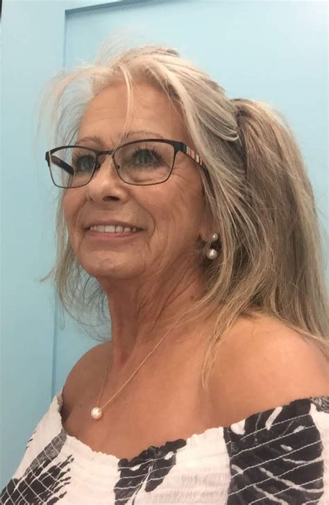 Long Hair Older Women Old Women Beautiful Women Over Beautiful Old Woman Lovely Blonde