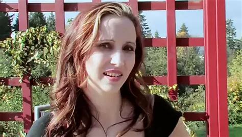 Donkerharige Milf Met Siliconen Tieten Geneukt In Een Kleedkamer Xhamster