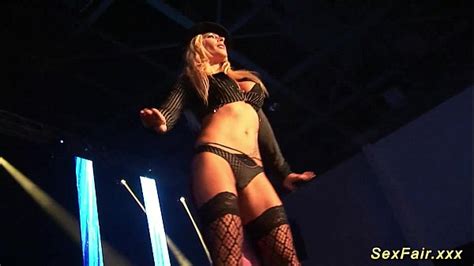 Busty Blond Stripping Search XVIDEOS