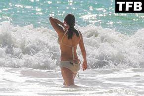 Michelle Rodriguez Sexy Seen Having A Wardrobe Malfunction And Flaunting Her Ass On The Beach