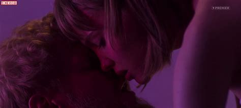 Yuliya Khlynina Nude Pics Page 1