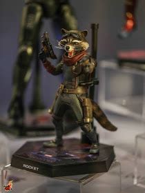 Universo Marvel 616 Hot Toys faz impressionante exibição estátuas gigantes de Vingadores