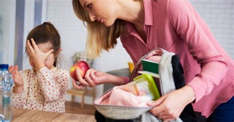 Preparar as crianças todas as manhãs para a escola equivale a um dia de