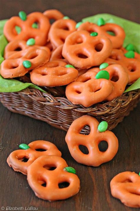 50 Spooktacular Halloween Treats To Whip Up For The Party