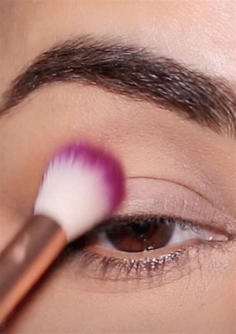 This Guide Shares An Easy Makeup Hack For Bigger Eyes Learn A Simple