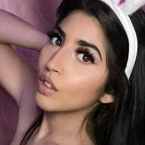 Miru Ackerman Nude Photo