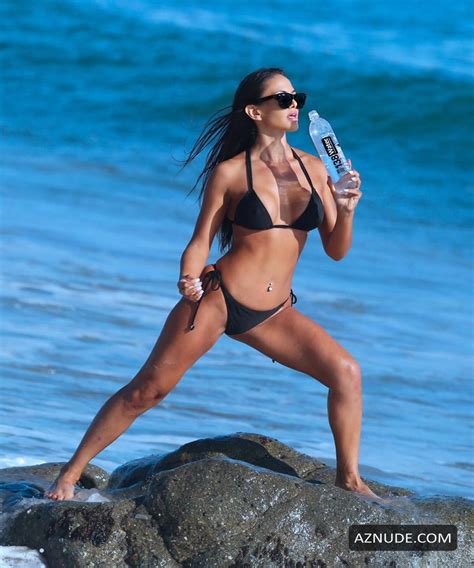 Val Fit Sexy In Bikini For Water In Malibu AZNude