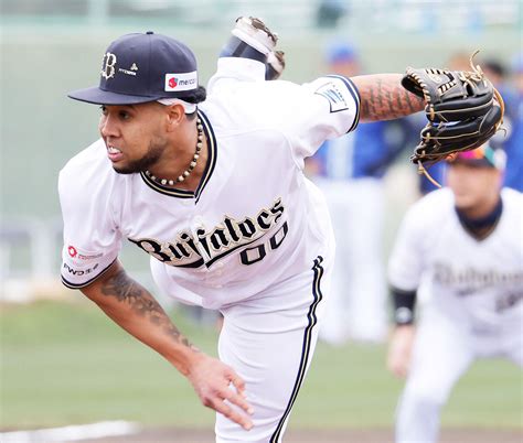 【オリックス】エスピノーザ、来日初実戦で3者連続奪三振 昼食は「必ずラーメンを食べる」25歳右腕 スポーツ報知