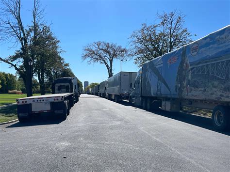 Canadian truck drivers frustrated by lack of communication with trying