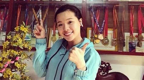 Nguyễn Thuỳ Linh hot girl nhờ ông ngoại mà bén duyên với cầu lông Bongdaplus vn