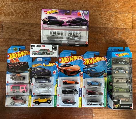 Hot Wheels Assortment Cars Kaido House Mini Gt Datsun Pro Street Pack Premium