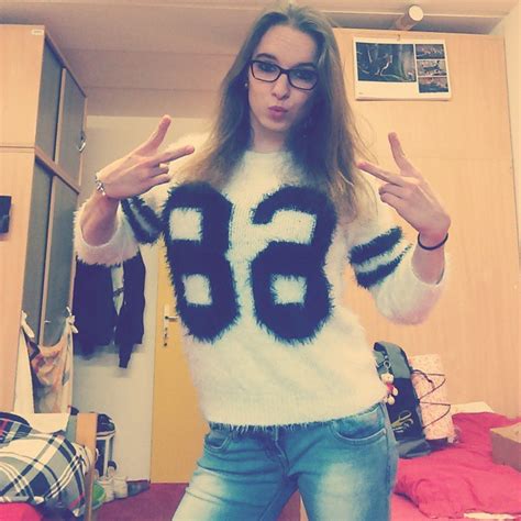 Sophie Scheder Sexy Hot Photos The Fappening