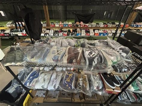 pairs mens womens shoes reseller lot brand   box