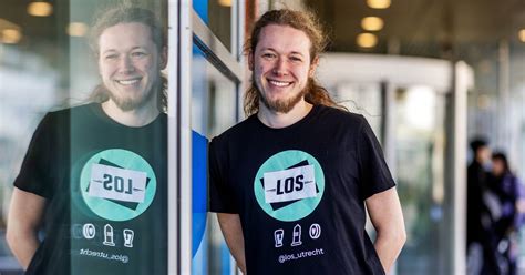 Jasper (29) geeft studenten tips over seks, drugs en alcohol en ...