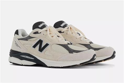 NB990 - Sneaker Freaker