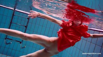 Sexy Naked Twat Avenna Swims Nude In The Pool