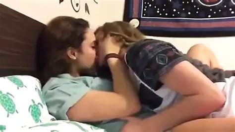 Straight Girls First Lesbian Experince Kissing Porn XHamster