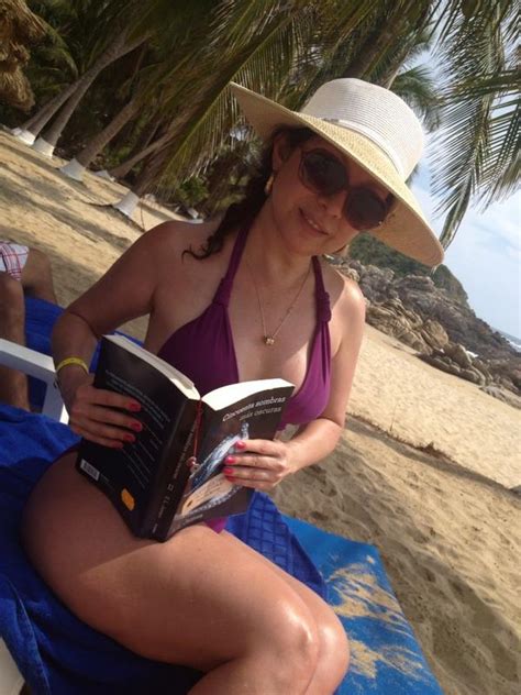 8 Hot Sexy Arlette Pacheco Bikini Pics