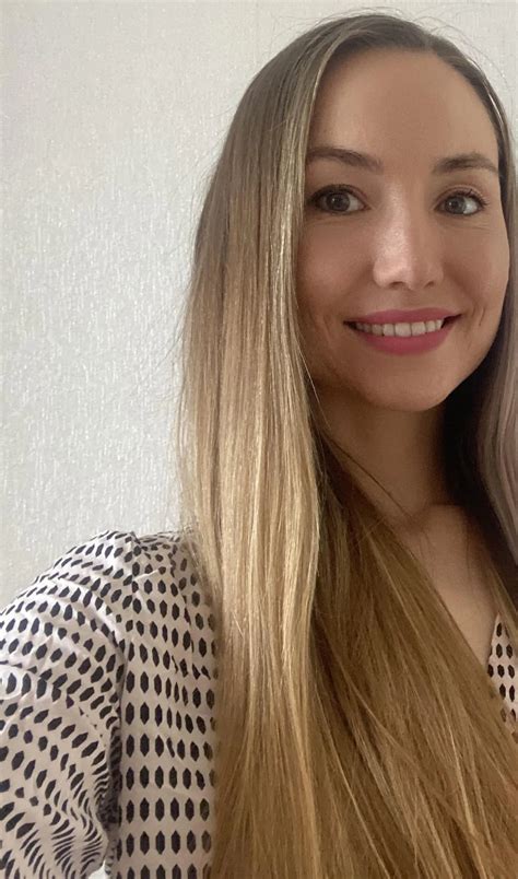 23 [F4M] Upvote For Nudes!🔼⬆️ | Scrolller