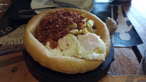 Donde quede alguna flor COMIDA CON ÁNGELA EN TIERRA ASTUR OVIEDO