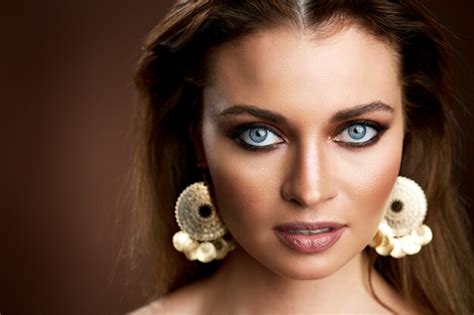 Premium Photo Beautiful Brunette Girl Healthy Hair Hairstyle