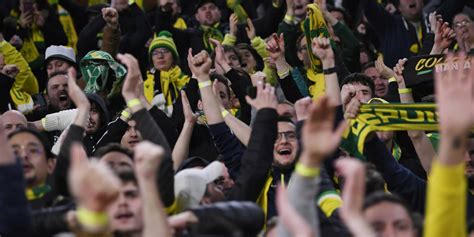 Nantes i tifosi sfottono la Juve il coro Serie B è impietoso