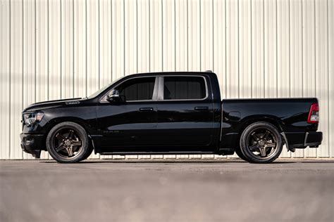 RAM 1500 DEFIANT WHEELS DF07 BRONZE 22X10 305X40X22 TOYO TIRES LOWERED