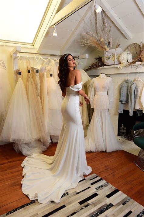 22 Top Tips to Find a Perfect Wedding Dress for a Persian Wedding