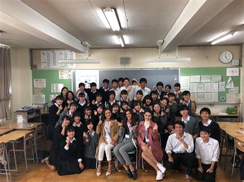 Miss International Thùy Tiên nóng bỏng trong phần thi bikini