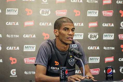 Leonardo Silva Destaca Importância Do Apoio Da Torcida Clube Atlético