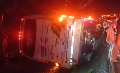 14 Heridos Por Volcamiento De Bus En Vía Cartagena Medellín