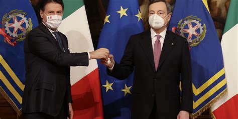 Conte Passa La Campanella Draghi Si Insedia A Palazzo Chigi Un Lungo