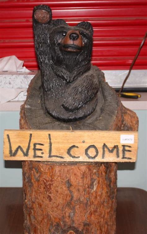 Wooden Welcome Bear Statue