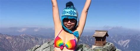 Muere congelada al intentar subir una montaña en bikini