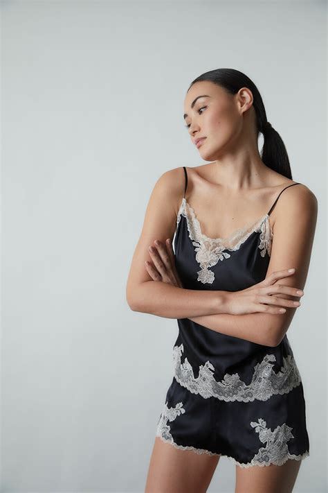 Benefits Of Buying Lingerie From A Reputable Online Store