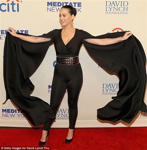 Katy Perry Oozes Sex Appeal In Sultry Red Gown With Daring High Split Daily Mail Online