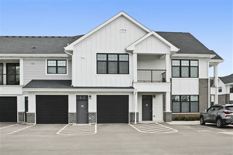 A new shopping center will soon open in north aurora illinois 25