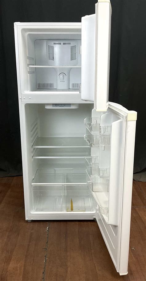Lot - Vissani Compact, Top Freezer Refrigerator