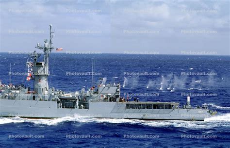 Uss Francis Hammond De 1067 Knox Class Frigate Photo