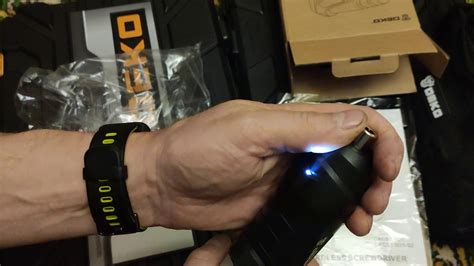 электроотвертка DEKO DKCS3.601 S1 - YouTube