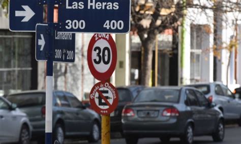 Limitan A 30 Kilómetros Por Hora La Velocidad Máxima En El Microcentro