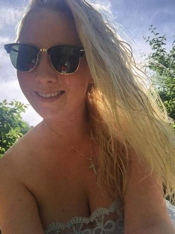 Swedish Babe Shesfreaky